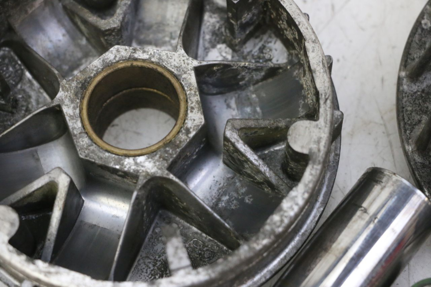 photo de WARIATOR PIAGGIO MP3 RL 250 (2006 - 2010) - Szczegóły charakterystyczne