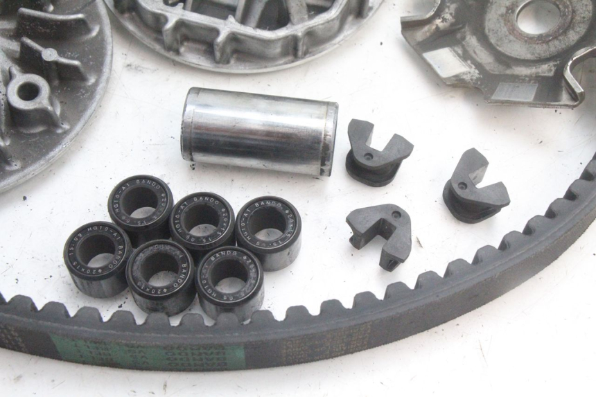 photo de WARIATOR HONDA PCX (JF28) 125 (2009 - 2011) - Zbliżenie techniczne
