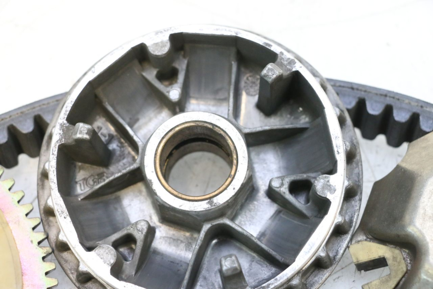 photo de WARIATOR PEUGEOT SATELIS COMPRESSOR K15 125 (2006 - 2009) - Stan powierzchni