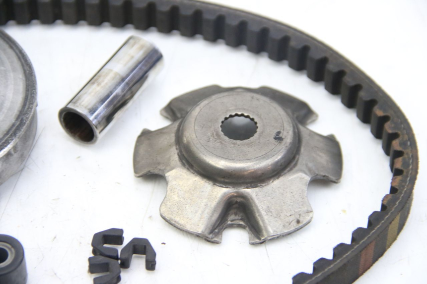 photo de WARIATOR APRILIA SCARABEO 4T 50 (2009 - 2017) - Zbliżenie komponentów