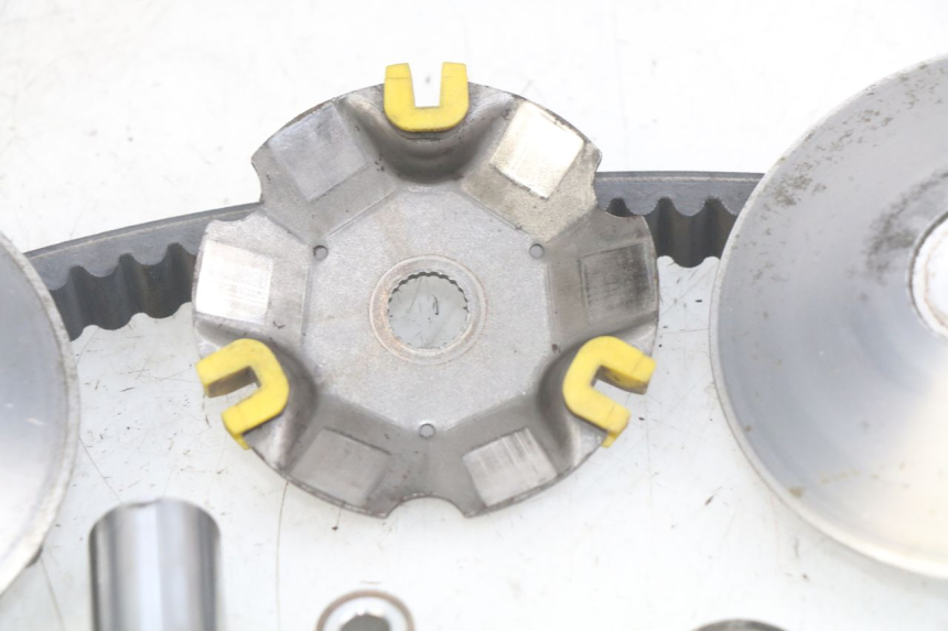 photo de WARIATOR APRILIA SCARABEO LIGHT 125 (2007 - 2011) - Zbliżenie techniczne