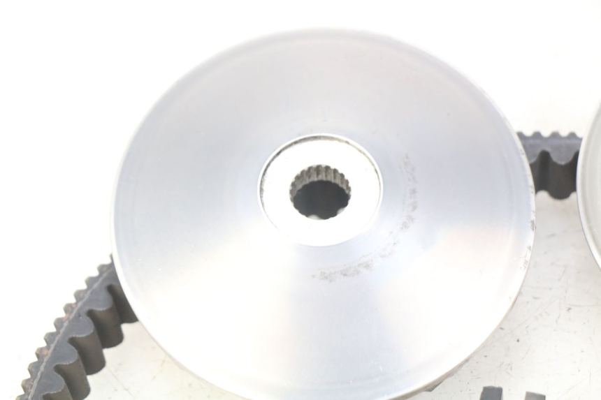 photo de WARIATOR PIAGGIO VESPA GTS IGET ABS 125 (2017 - 2023) - Zbliżenie techniczne