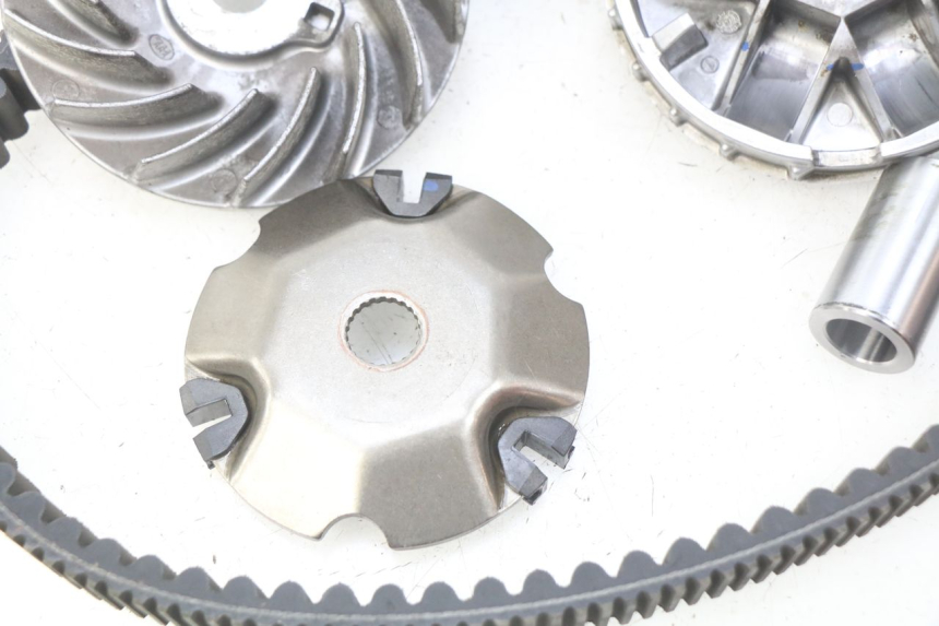 photo de WARIATOR PIAGGIO VESPA GTS IGET ABS 125 (2017 - 2023) - Stan powierzchni