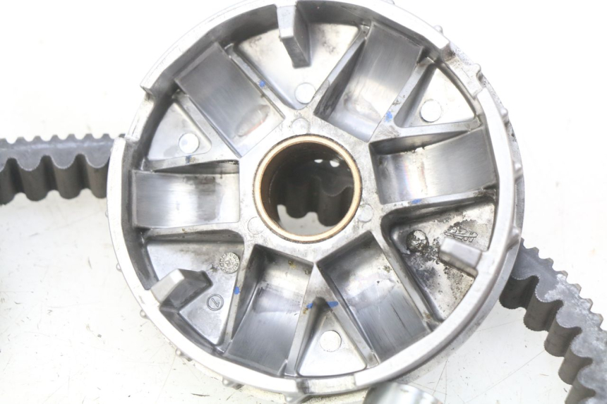 photo de WARIATOR PIAGGIO VESPA GTS IGET ABS 125 (2017 - 2023) - Oznaczenia i referencje