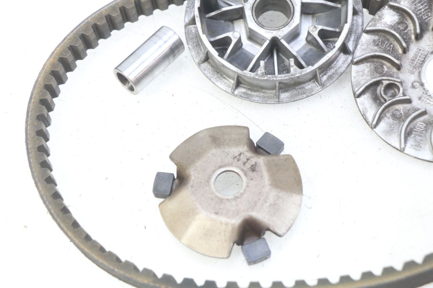 photo de WARIATOR PEUGEOT VIVACITY NEW 4T 50 (2008 - 2017) - Stan powierzchni