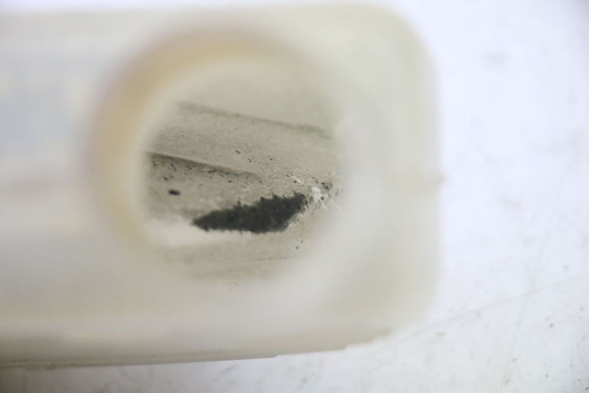 photo de Zbiornik wyrównawczy SUZUKI DL V STROM 1000 (2002 - 2007) - Zbliżenie techniczne