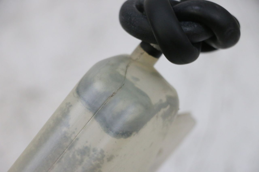 photo de Zbiornik wyrównawczy SUZUKI GSXR GSX-R 1000 (2003 - 2004) - Inny kąt widzenia