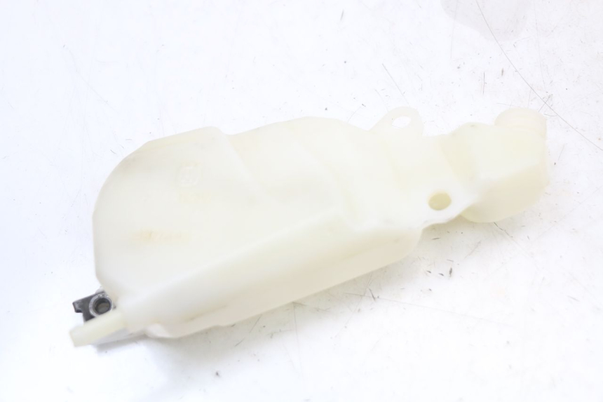 photo de Zbiornik wyrównawczy HUSQVARNA SVARTPILEN 401 (2018 - 2023) - Zbliżenie techniczne