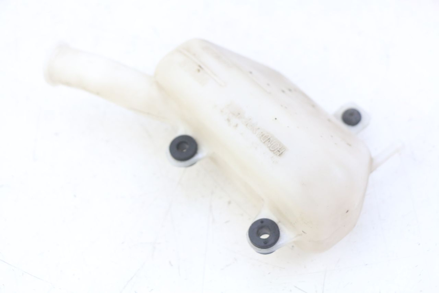 photo de Zbiornik wyrównawczy HONDA VT C SHADOW 125 (1999 - 2007) - Inny kąt widzenia