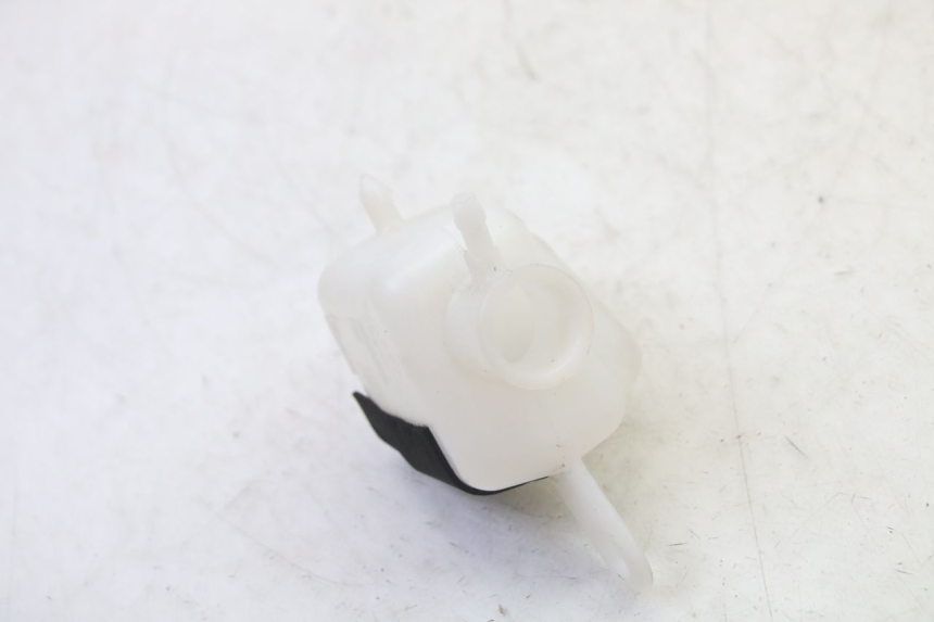 photo de Zbiornik wyrównawczy YAMAHA XMAX X-MAX 125 (2021 - 2025) - Inny kąt widzenia