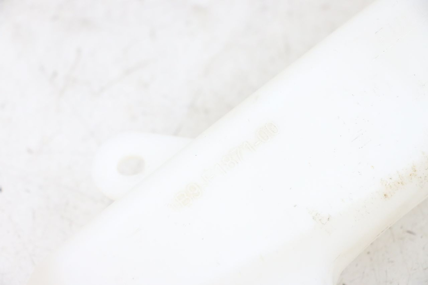 photo de Zbiornik wyrównawczy YAMAHA XMAX X-MAX 125 (2006 - 2009) - Inny kąt widzenia