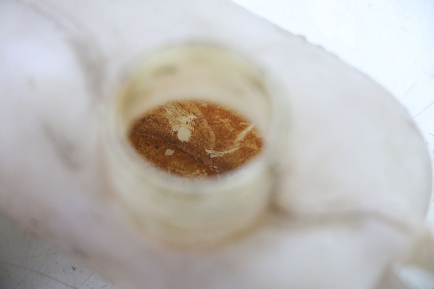 photo de Zbiornik wyrównawczy YAMAHA AEROX 50 (1997 - 2006) - Zoom stanu zużycia