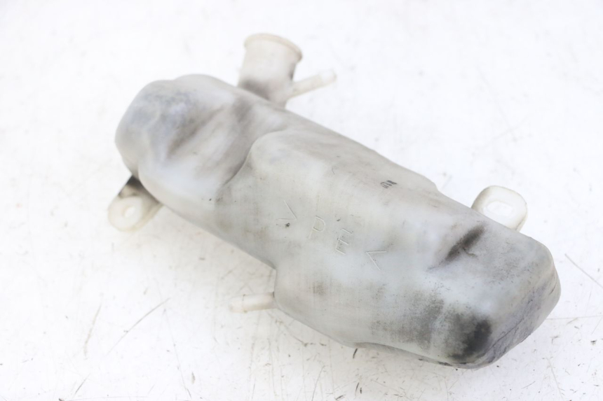 photo de Zbiornik wyrównawczy YAMAHA FZS FAZER 600 (2001 - 2003) - Inny kąt widzenia