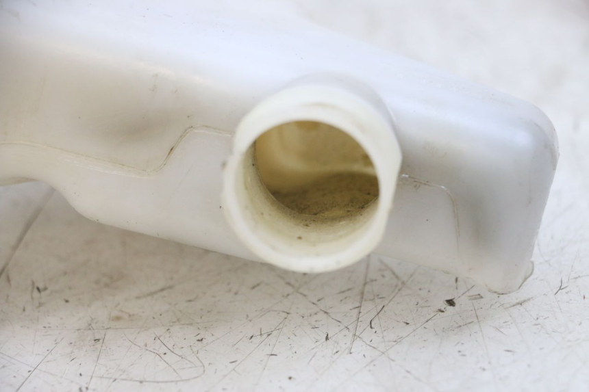 photo de Zbiornik wyrównawczy YAMAHA YP MAJESTY 125 (2002 - 2006) - Zbliżenie techniczne