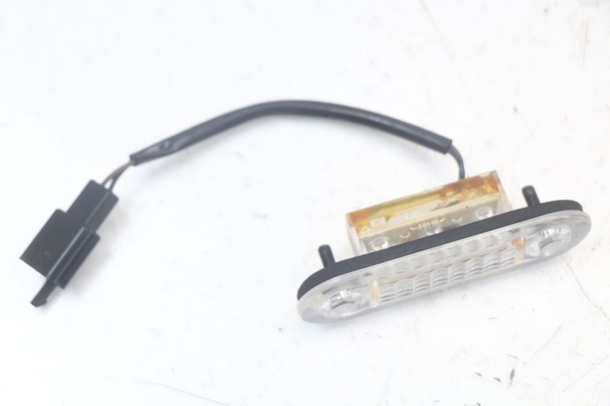 photo de ŚWIATŁO POZYCYJNE QUADRO 3D S 350 (2013 - 2018) - Zoom stanu zużycia