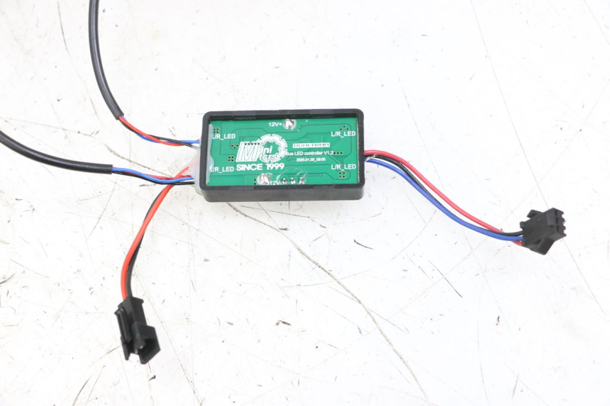 photo de ŚWIATŁO POZYCYJNE DUALTRON AMINIA 1 - Punkty mocowania