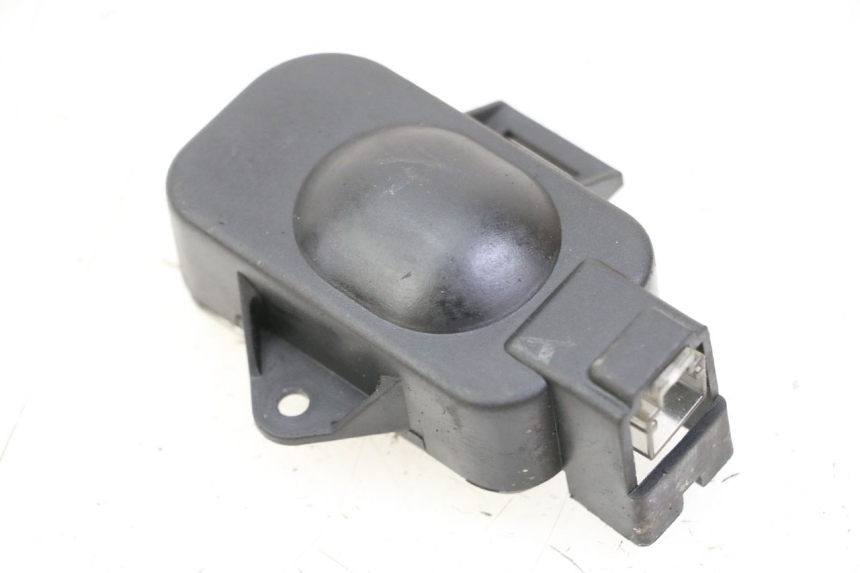 photo de ŚWIATŁO POZYCYJNE HONDA FES S-WING SWING ABS 125 (2007 - 2015) - Inny kąt widzenia