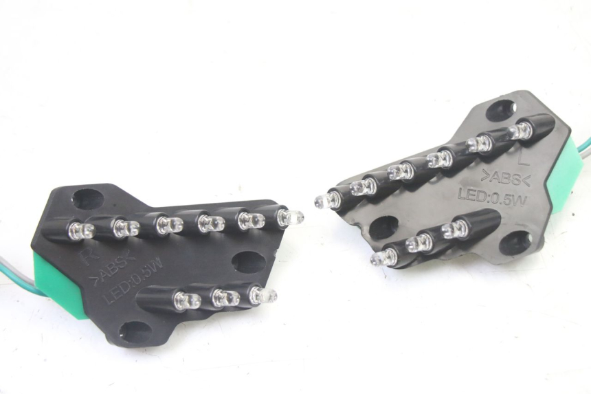 photo de ŚWIATŁO POZYCYJNE SYM JET 14 4T 50 (2018 - 2022) - Szczegół części