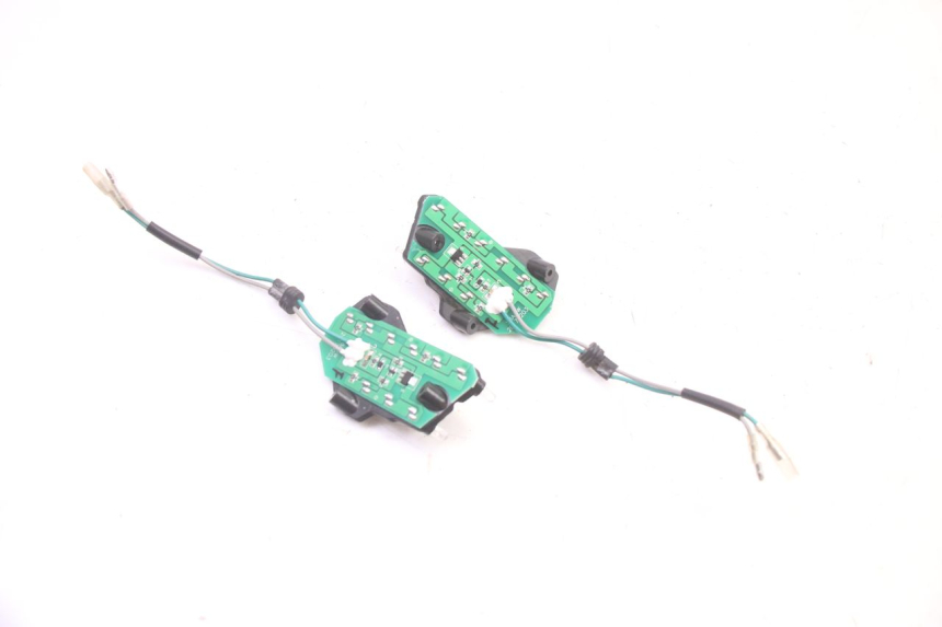 photo de ŚWIATŁO POZYCYJNE SYM JET 14 4T 50 (2018 - 2022) - Zbliżenie techniczne