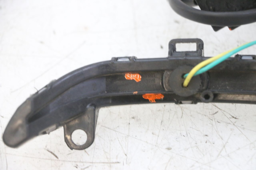 photo de ŚWIATŁO POZYCYJNE PEUGEOT KISBEE 2T 50 (2018 - 2022) - Punkty mocowania