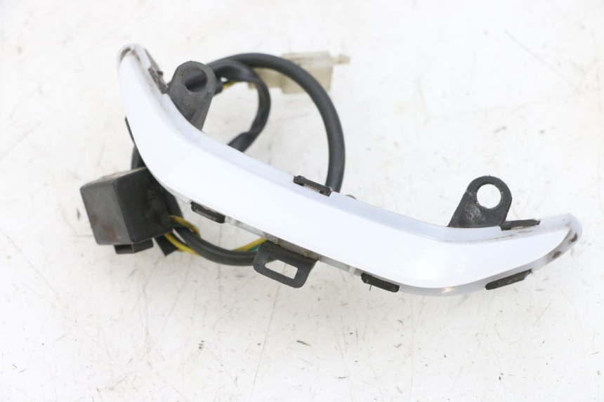 photo de ŚWIATŁO POZYCYJNE PEUGEOT KISBEE 4T 50 (2018 - 2022) - Widok główny