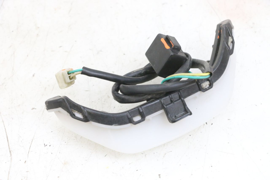 photo de ŚWIATŁO POZYCYJNE PEUGEOT KISBEE 4T 50 (2018 - 2022) - Zoom stanu zużycia