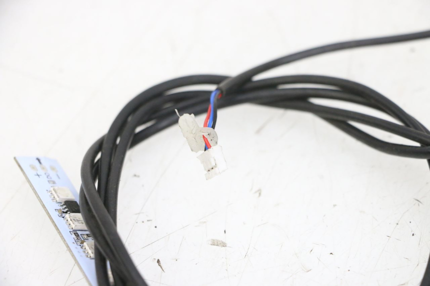 photo de ŚWIATŁO POZYCYJNE DUALTRON MINI SPECIAL 1 - Punkty mocowania