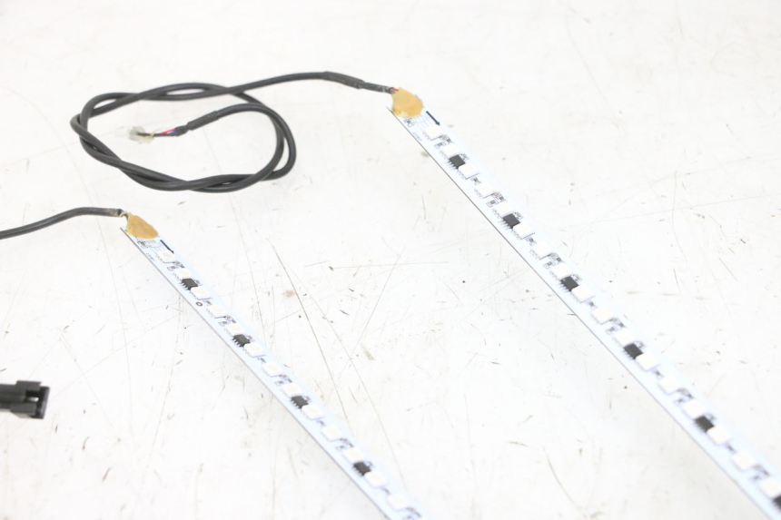 photo de ŚWIATŁO POZYCYJNE DUALTRON MINI SPECIAL 1 - Część sprawdzona