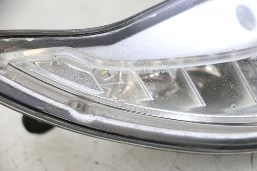 photo de ŚWIATŁO POZYCYJNE PIAGGIO MP3 500 (2014 - 2017) - Stan powierzchni