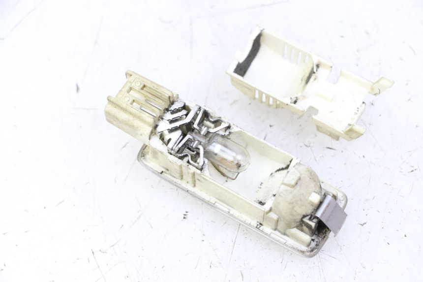 photo de ŚWIATŁO POZYCYJNE PEUGEOT SATELIS 125 (2013 - 2018) - Punkty mocowania