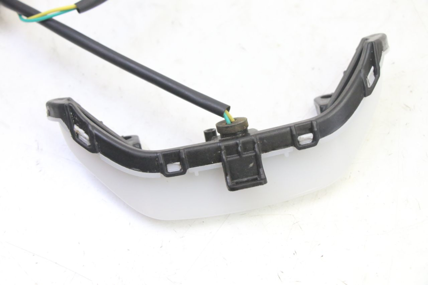 photo de ŚWIATŁO POZYCYJNE PEUGEOT STREETZONE I NAKED 2T 50 (2018 - 2020) - Zbliżenie techniczne