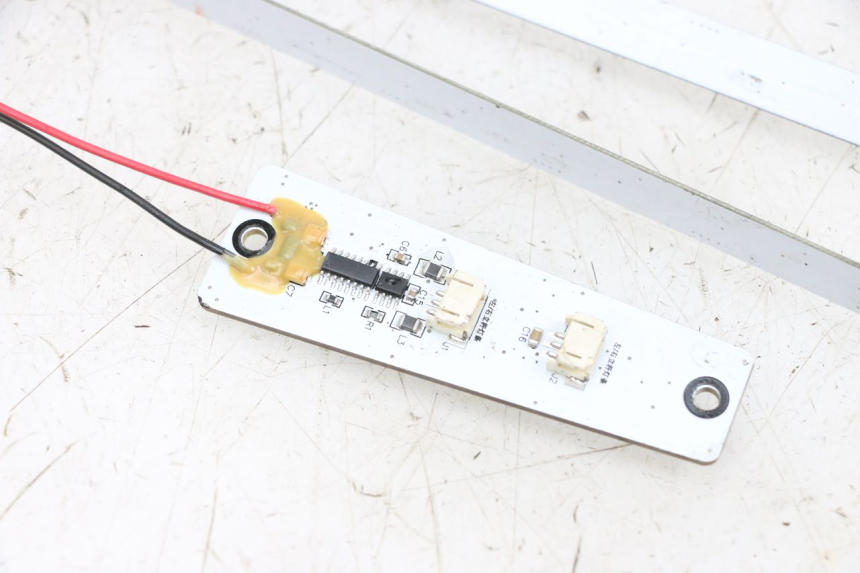 photo de ŚWIATŁO POZYCYJNE DUALTRON VICTOR LIMITED 1 - Zoom stanu zużycia