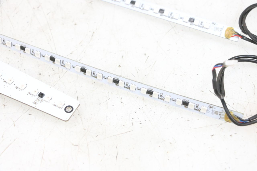 photo de ŚWIATŁO POZYCYJNE DUALTRON VICTOR LIMITED 1 - Punkty mocowania