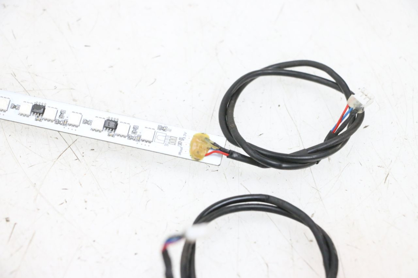 photo de ŚWIATŁO POZYCYJNE DUALTRON VICTOR LIMITED 1 - Stan powierzchni