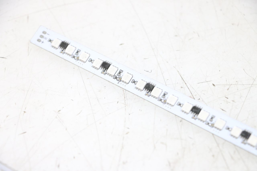 photo de ŚWIATŁO POZYCYJNE DUALTRON VICTOR LIMITED 1 - Oznaczenia i referencje