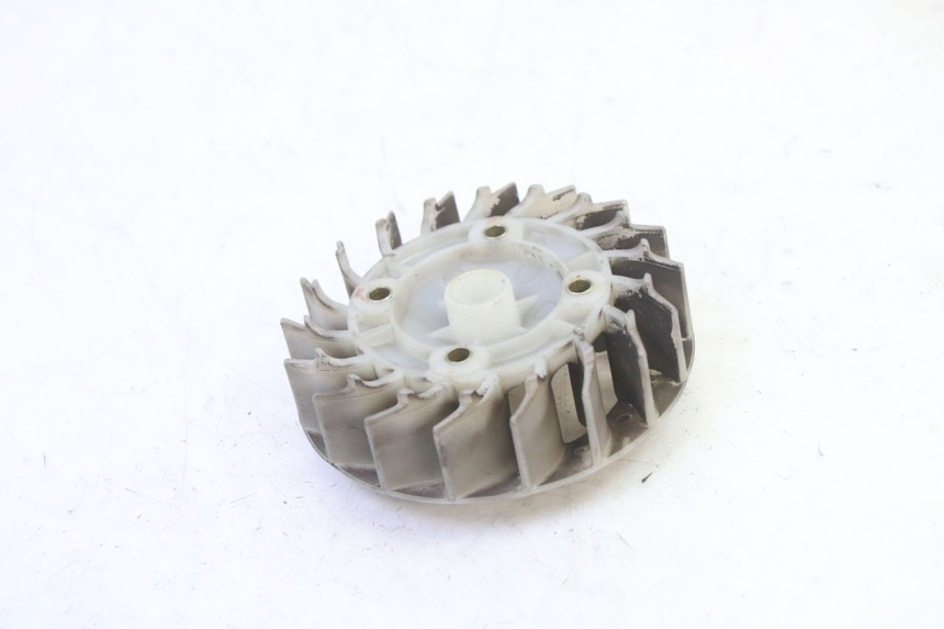 photo de WENTYLATOR KYMCO AGILITY NAKED RENOUVO 2T 50 (2011 - 2018) - Widok główny