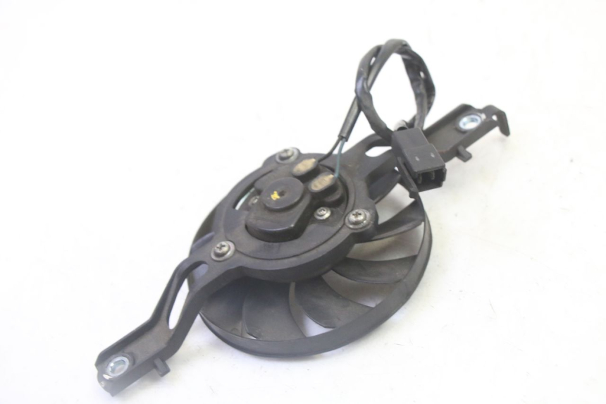 photo de WENTYLATOR SUZUKI BURGMAN 125 (2007 - 2014) - Inny kąt widzenia