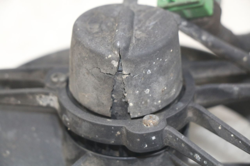 photo de WENTYLATOR HONDA FES PANTHEON 2T 125 (1998 - 2002) - Szczegół części