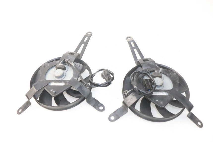 photo de WENTYLATOR YAMAHA FJR ABS 1300 (2006 - 2012) - Inny kąt widzenia