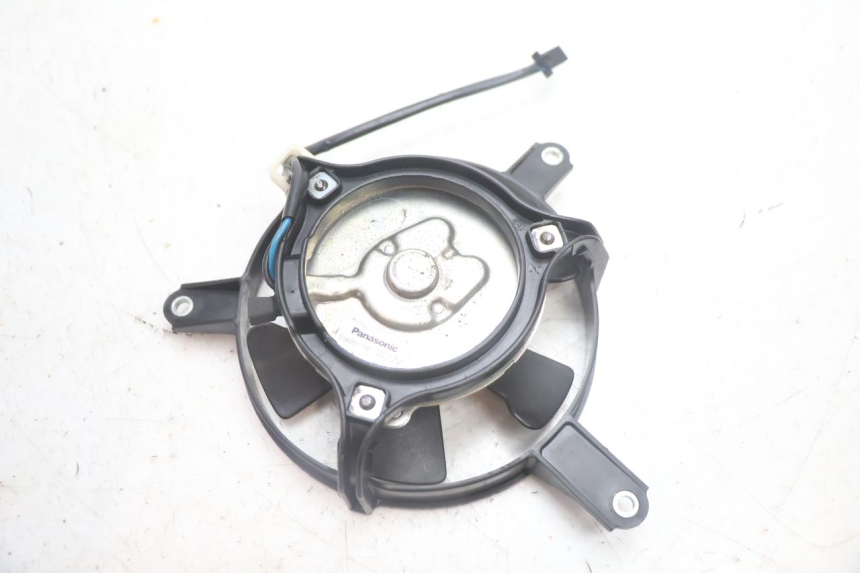 photo de WENTYLATOR HONDA FJS SILVER WING SILVERWING 400 (2005 - 2008) - Inny kąt widzenia