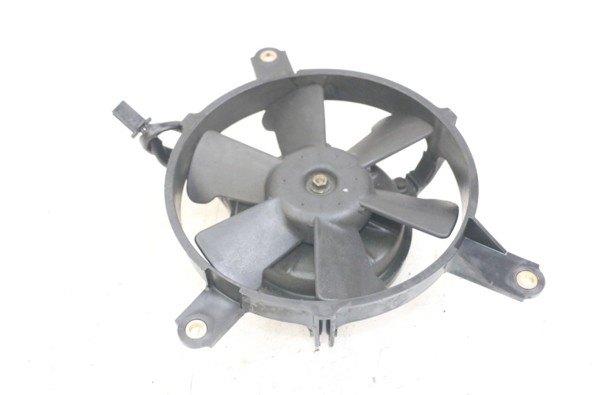 photo de WENTYLATOR HONDA FJS SILVERWING SILVER WING 600 (2001 - 2010) - Zbliżenie techniczne