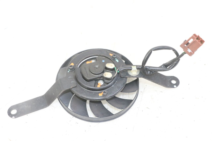 photo de WENTYLATOR HONDA FORZA ABS 300 (2013 - 2017) - Szczegół części