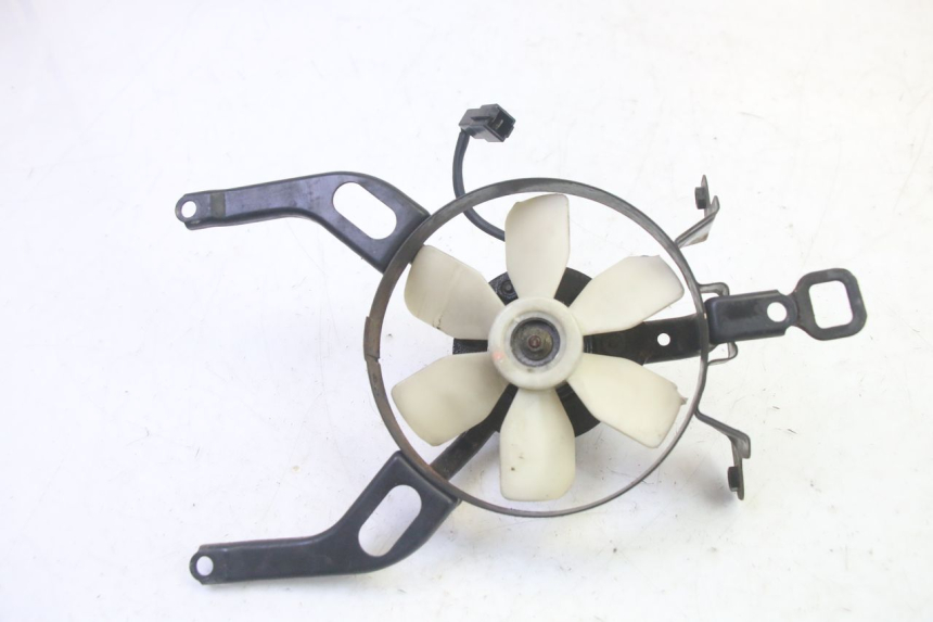 photo de WENTYLATOR KAWASAKI GPX R WARBIRD 600 (1988 - 1993) - Widok główny