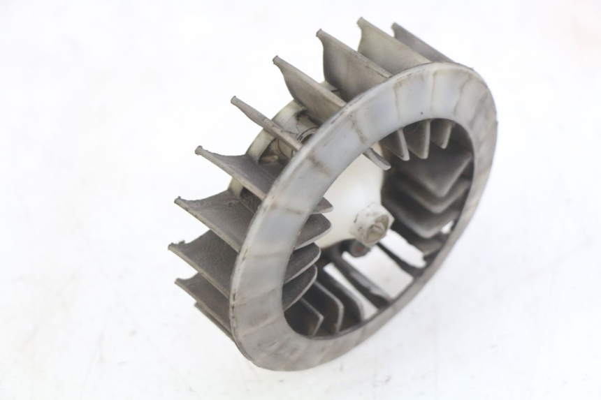 photo de WENTYLATOR PEUGEOT KISBEE 4T 50 (2010 - 2017) - Szczegół części