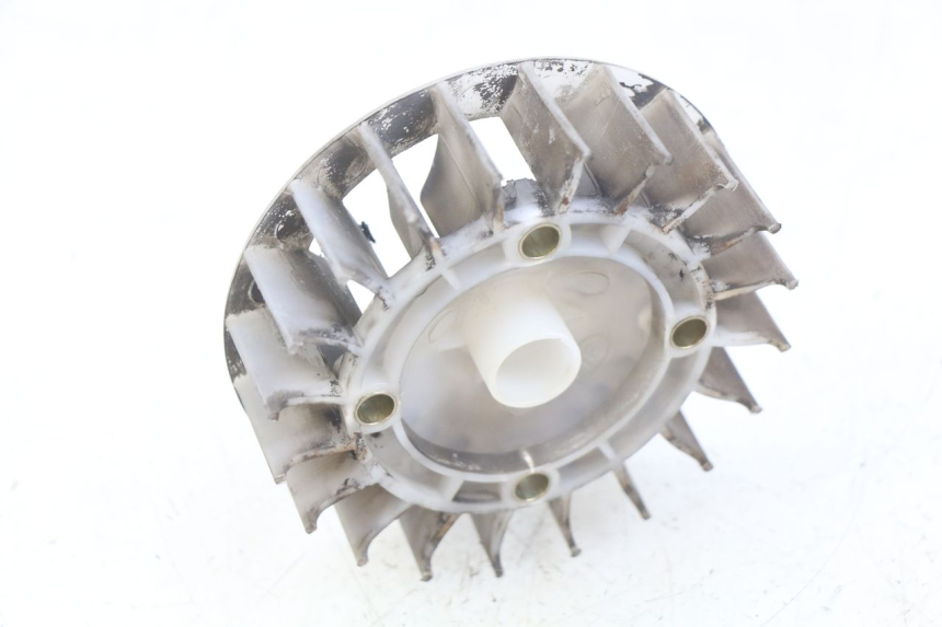 photo de WENTYLATOR PEUGEOT KISBEE 4T 50 (2018 - 2022) - Zoom stanu zużycia