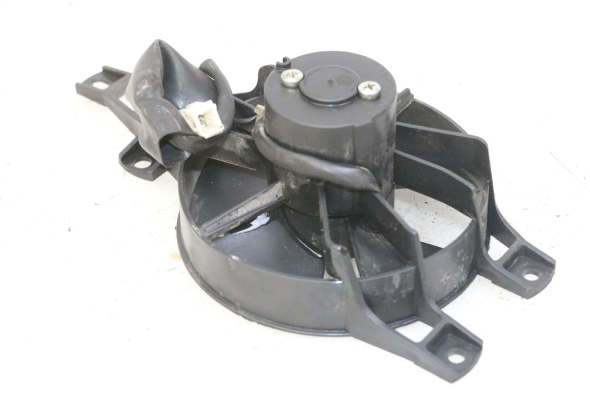 photo de WENTYLATOR PIAGGIO MP3 LT 300 (2010 - 2016) - Zbliżenie techniczne