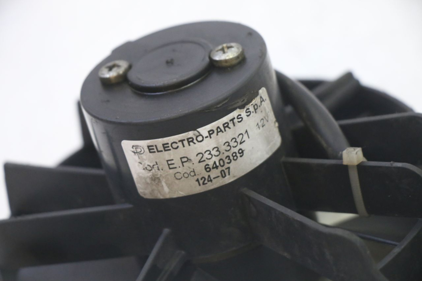 photo de WENTYLATOR PIAGGIO MP3 LT 300 (2010 - 2016) - Zbliżenie techniczne