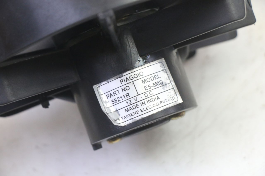 photo de WENTYLATOR PIAGGIO MP3 RL 250 (2006 - 2010) - Inny kąt widzenia