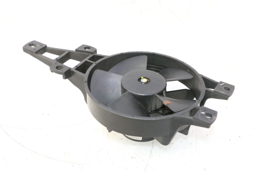 photo de WENTYLATOR PIAGGIO MP3 500 (2011 - 2015) - Punkty mocowania