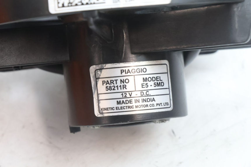 photo de WENTYLATOR PIAGGIO MP3 500 (2016 - 2018) - Punkty mocowania